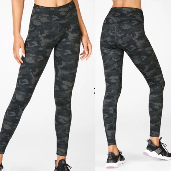 Fabletics PowerHold® High-Waisted 7/8 Legging Camo XS - Picture 1 of 12